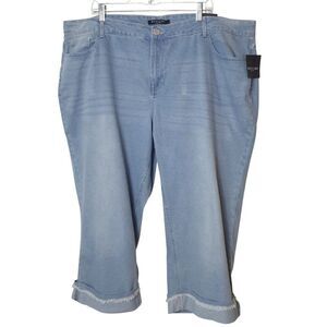 Baccini Womens Plus Capri Jeans 24W Light Blue Frayed Hem Denim Comfy Slimming
